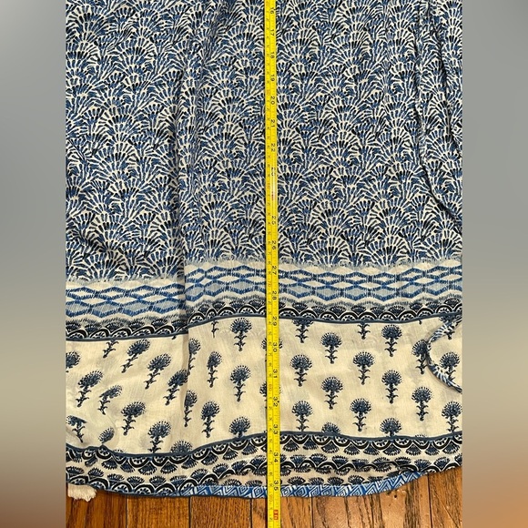 Beach by Beachlunchlounge
Blue and White Floral Top - Picture 4 of 11